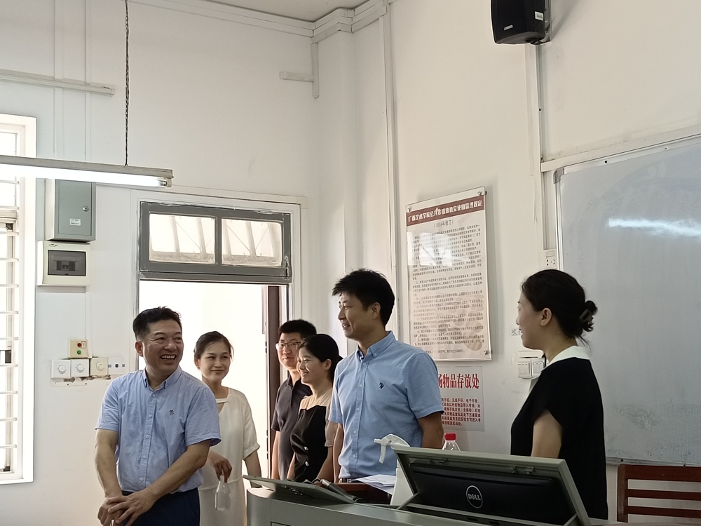 ff285a3dc08645cf93eed660f51fb299.jpg